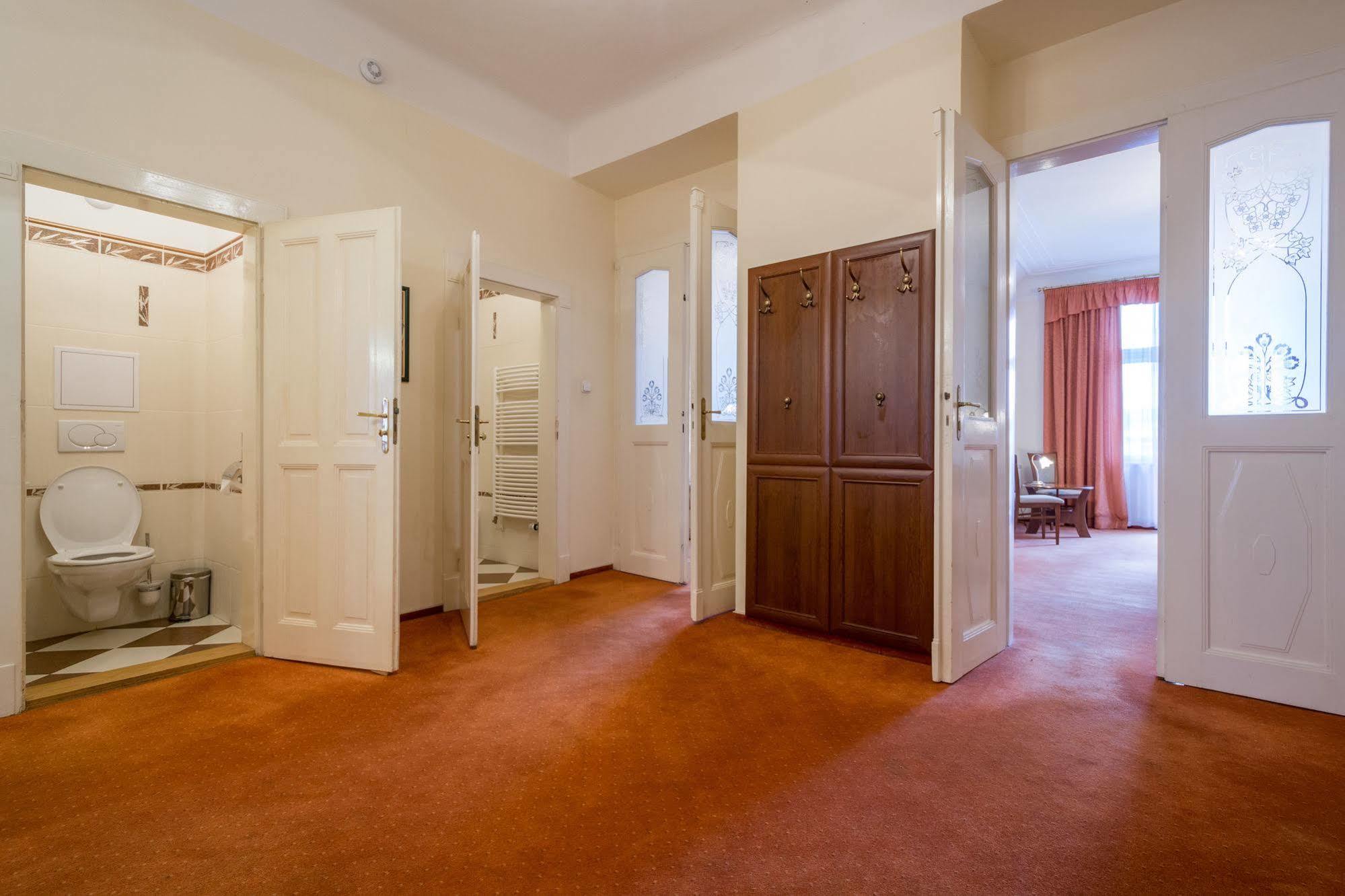 Hotel & Residence Royal Standard Praag Buitenkant foto
